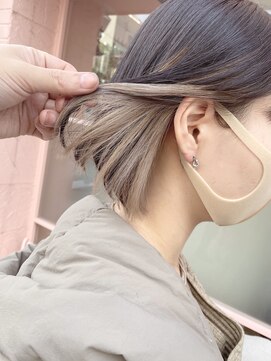 イルウィ(irwi) 【デザインカラー】ホワイトベージュインナカラー ボブ