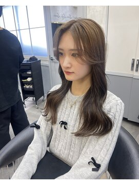 ロンドイディールバンダイ 新潟万代(Lond ideal) くびレイヤーエモージュふんわりカール艶髪アッシュ