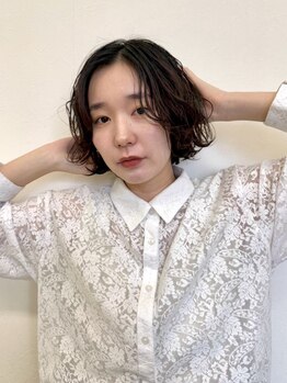ワイビー ガーデンヴィラ店(y.be garden villa)の写真/大人女性のための今っぽいスタイルであなたの魅力を引き出します！