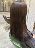 オリーブベージュ