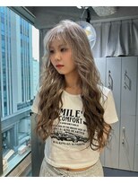 ヘーゼル 博多(HAZEL.)&nbsp;ルーツカラー/ブリーチ2回/ホワイトブロンド/デザインカラー