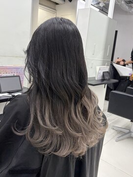 アライブ ハラジュク(ALIVE harajuku) 【ALIVE 夕貴】シルバーグラデーションカラー