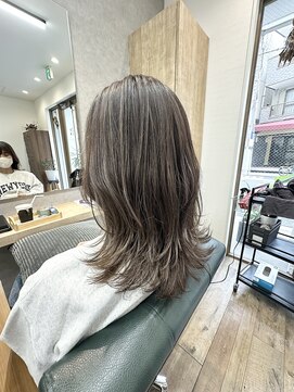 リベストバイジェービー 稲毛(li best. byjb) 黒髪/クラゲヘアー/オリーブグレー/小顔/ココアベージュ［稲毛］