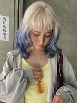 イェッカ パビル(YECCA pabil) ホワイト×ブルーデザインカラー