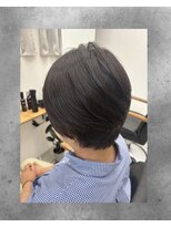アルク(arc) 分け目ぼかしショートボブ×赤みを抑えた白髪ぼかしカラー