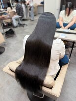 シシ 新宿(She 2.)&nbsp;スーパーロング/暗髪/艶髪ロング/トリートメント/髪質改善/美髪