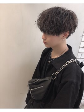 シン(syn) ツイストスパイラルパーマ マッシュ 黒髪