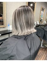 バーチョ(bacio)&nbsp;ホワイトブロンドバレイヤージュ ボブ【Insta→bacio_ozawa】