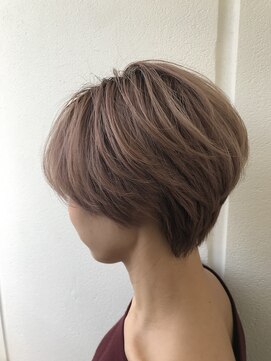 ナンバー エアロ 横浜(N° +aero) 大人可愛い20代30代40代小顔ワンサイドショートボブ丸み前下がり