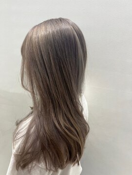 バズ(BUZZ) ロングアッシュベージュ♪