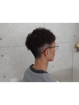 【ビジネスマンにオススメ！】清潔感のあるスタイルで好印象◎ONもOFFもキマるスタイルに！[理容室]