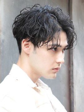 カライングドゥ(ing deux) スーツ短髪ツーブロック束感モテる黒髪シークレットパーマ流行