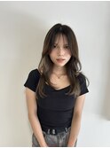 くすみグレージュにたっぷりレイヤー
