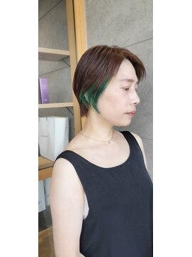パウダーヘアー ルミニティ(powder hair luminity) イヤリングショートカット