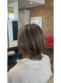 外ハネ×ハイライトベージュ