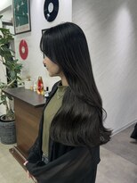 トーン(tone)&nbsp;大人ダークオリーブ×艶髪レイヤーヘア