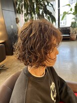 ビハインドザカーテン(BEHIND THE CURTAIN)&nbsp;くせ毛風スパイラルパーマ×レイヤーボブ