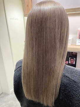 シア(sia) ホワイトベージュ☆