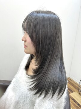 メロウ ツヤ髪ロングレイヤースタイル