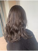 透明感あふれる艶ベージュ