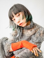 トゥコ(tuco)&nbsp;ワイドバング　刈り上げ　姫カット　毛先ブリーチ　グリーン