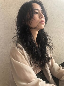 サンプラス(san+) ニュアンスパーマ×ウルフロング