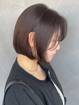 ビスクヘアデザイン(bisq hair design) ボブ ミルクティーベージュ 艶髪 髪質改善カラー ショート