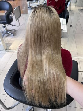 リー 枚方(Lee) 店長今里☆ブリーチしててもツヤツヤ☆