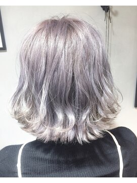 ジーナ(XENA) シルバーホワイト