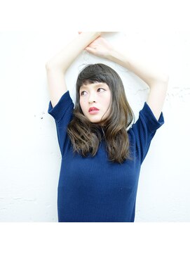 シータ(CITA) ミディアムロング×ハイライト