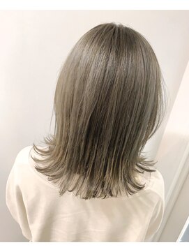 グランドライン(GRAND LINE) GRAND LINE 代表 YUTAKA グレーベージュベビーピンク