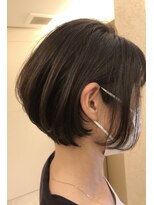 ブリス(VLISS)&nbsp;丸みショートボブ＿耳かけフォギーベージュ