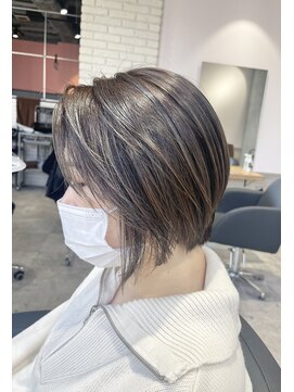 リーオオサカ(Lee Osaka) 【カット＋カラー】キレ可愛ボブ×グレージュ/新出奈津樹