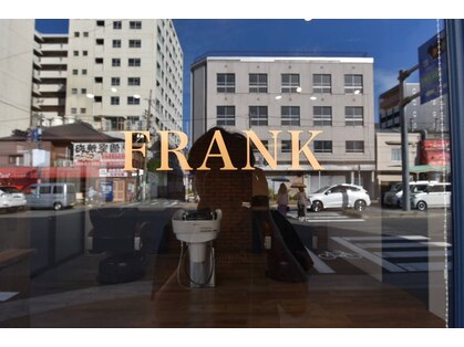 フランク(FRANK)の写真
