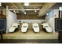 ブランコ ヘアアンドメイク(Buranko Hair&Make)の雰囲気（フルフラットになるシャンプー台でリラックスタイムを・・・）