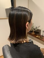 モーダアッカ(moda acca) 外ハネ 切りっぱなし ボブ 艶髪 細めハイライト@30代40代50代