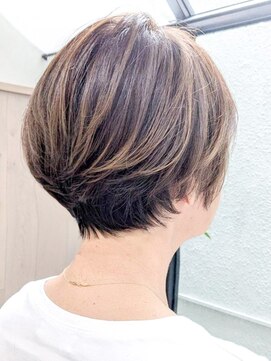 メッケ(MeKKe) 《after→before》白髪ぼかしショート40代/50代/60代