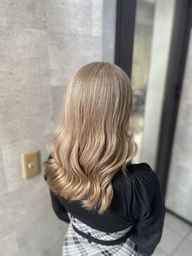 トムキャット(TOM CAT) グレージュカラー