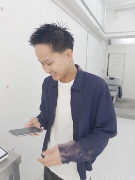 ウェルネス(Wellness) メンズ/スパイキーショート/眉毛/テーパーフェード