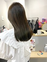 アトレ 梅田店(attrait)&nbsp;透明感のあるブラウンセミロング × 3点ケアで叶う艶髪