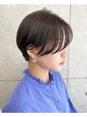 前髪長めのマッシュショートスタイル