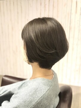 アンプリュス リアン(1+ Unplus lien) 大人前下がりボブ/グラデーションカット/暗髪透明感グレージュ