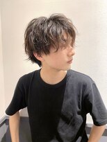 キー(kii) ゆるスパイラルパーマ　センターパート　ツーブロック