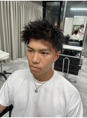 スーツ短髪ツーブロック束感モテる黒髪シークレットパーマ流行