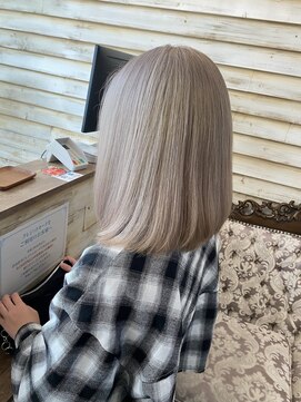 グランルシア(GRAN Lucia) ホワイトベージュ