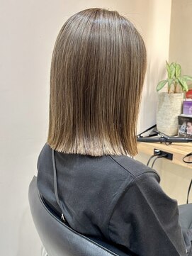 ヒビヲ(HIBIO) ショートボブイルミナカラーオージュアダブルカラーハイトーン