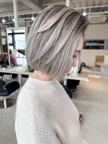 リア 布施店(Lia)&nbsp;バレイヤージュホワイトシルバー