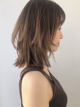 ルーシィバイナチュラル(lucy by Natural) くびれミディ/ウルフ/レイヤー