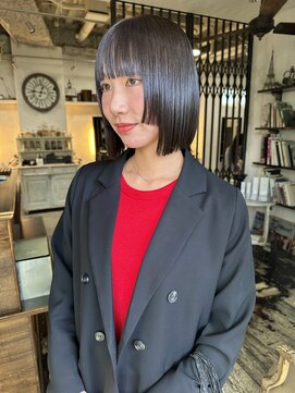 トレンチ(TRENCH) ボブルフ 黒髪カタログ ワンレン