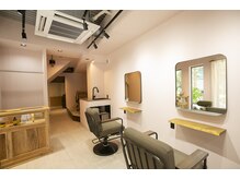 トワル(toile.)の雰囲気（店内奥に半個室スペースがございます）